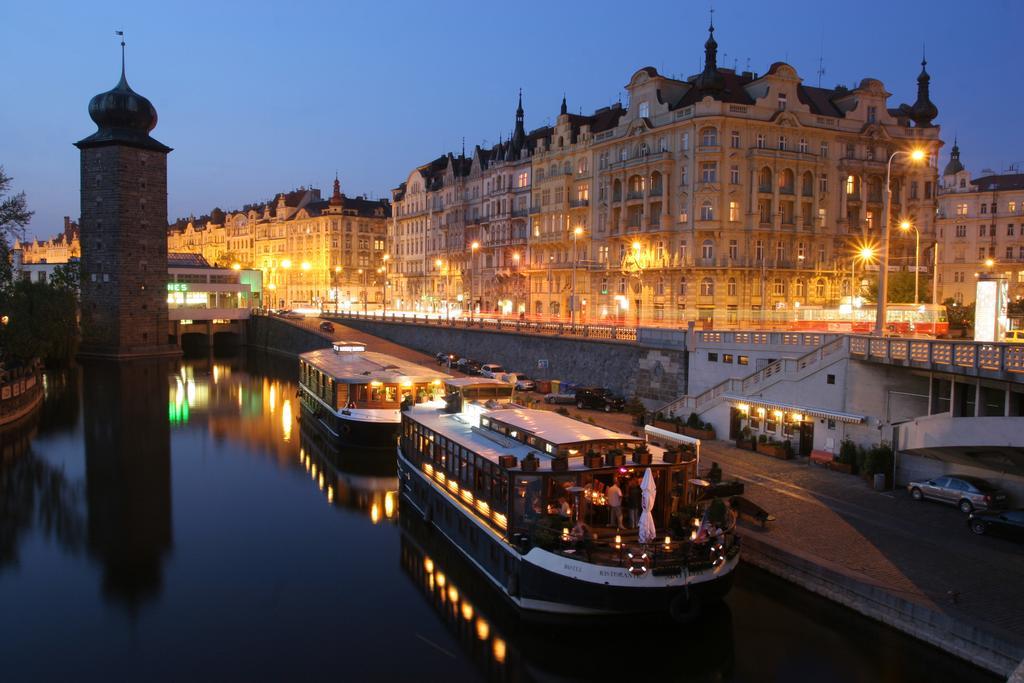 Boat Matylda Botel Prag